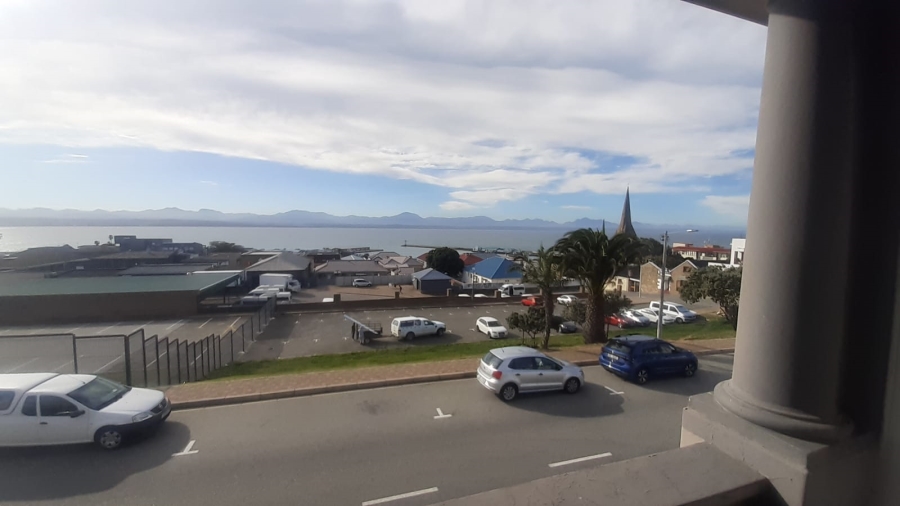 To Let 3 Bedroom Property for Rent in Mossel Bay Central Western Cape